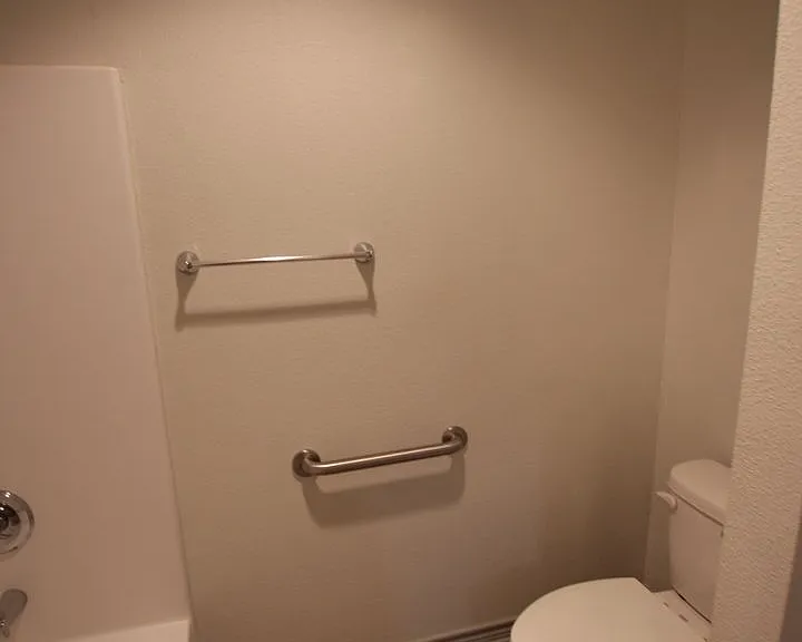 Beautiful 3 Bedroom 2 Bathroom Townhouse In South Tyler! Now Offering 1/2 Off First Full Months R... — Photo 19