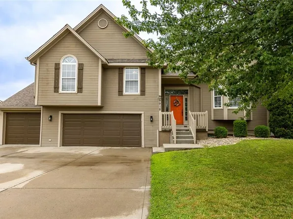 9918 N Highland Pl, Kansas City, MO 64155