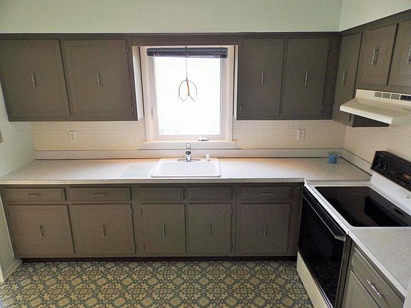5th image of 13 Brakenbury Dr