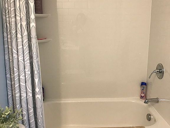 3rd image of 1311 Azalea Ln #1