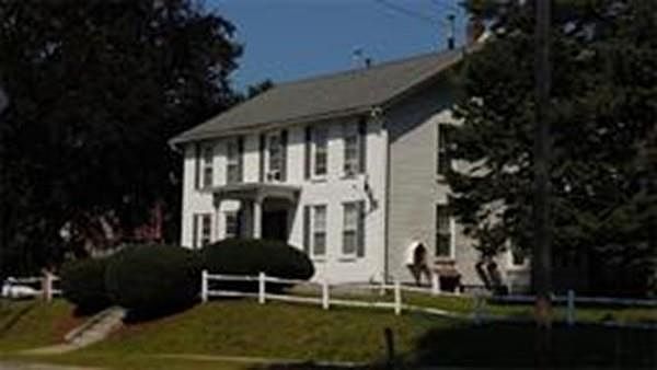 2nd image of 1164 Main St APT 2
