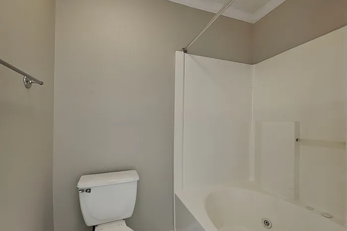 5612 Northfield Dr — Photo 11