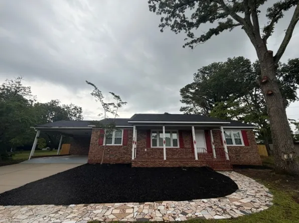 434 Crystal Dr, Fayetteville, NC 28311