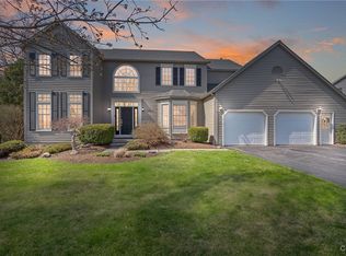 8353 Glen Eagle Dr, Manlius, NY 13104