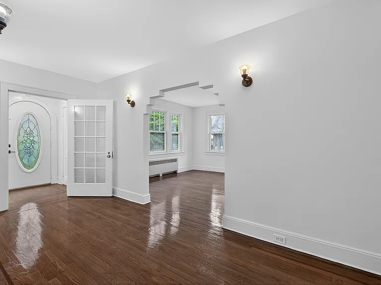135 Rockwood Pl — Photo 10