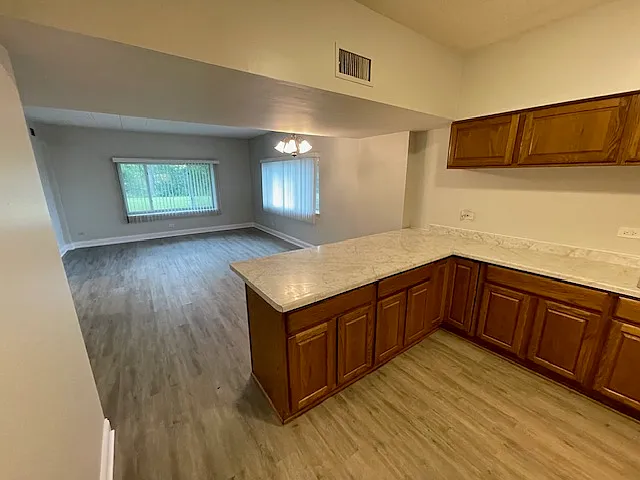 Lakeview Terrace Apartments — Photo 2