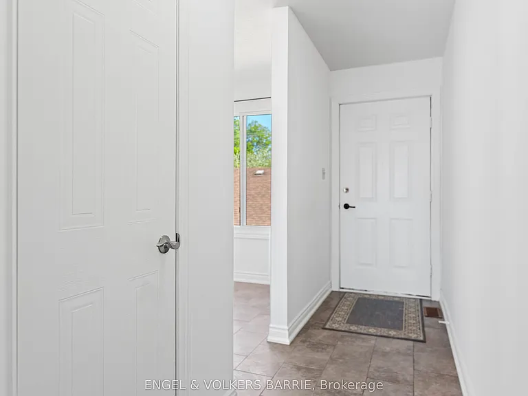 43 Olive Cres #204 — Photo 5