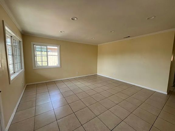 3rd image of 14564 Bellflower Blvd