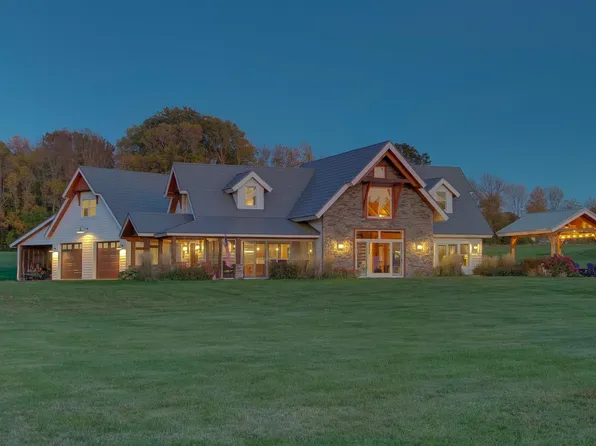 124 West Shore Road, Grand Isle, VT 05458