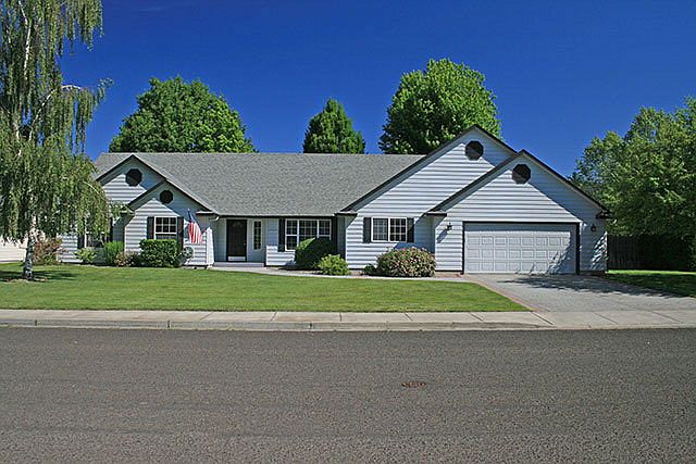1st image of 1211 Studebaker Dr