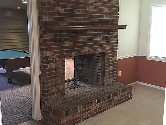 3rd image of 235 Oakwood Dr