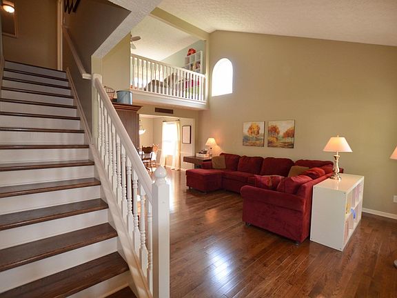 4th image of 2484 Crestview Woods Dr