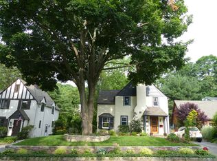 16 Weskora Ave, Pleasantville, NY 10570