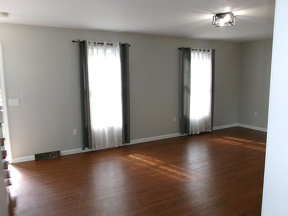 4th image of 71 Eddywood St