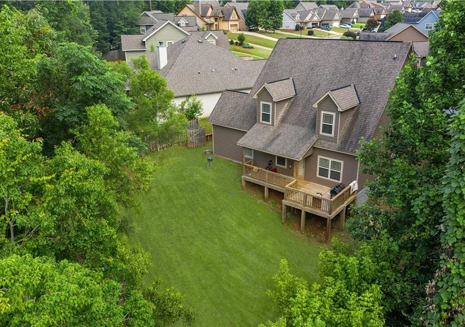 Spacious 5BR/4BA Home Near Downtown Auburn Ideal Location & Comfort! — Photo 3
