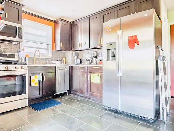4th image of 321 Beach 46 St #2