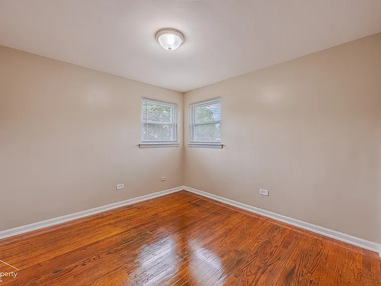 2806 E 76th Pl #3S — Photo 13