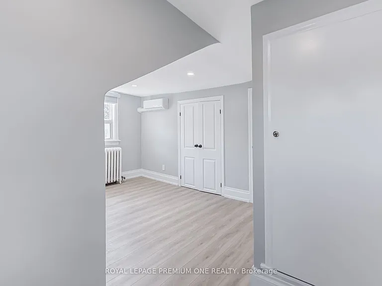 79 25th St #2 — Photo 26