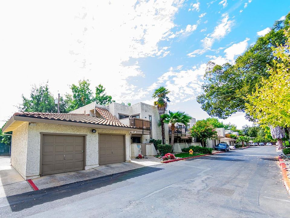 Street View-1 w/Private Garage