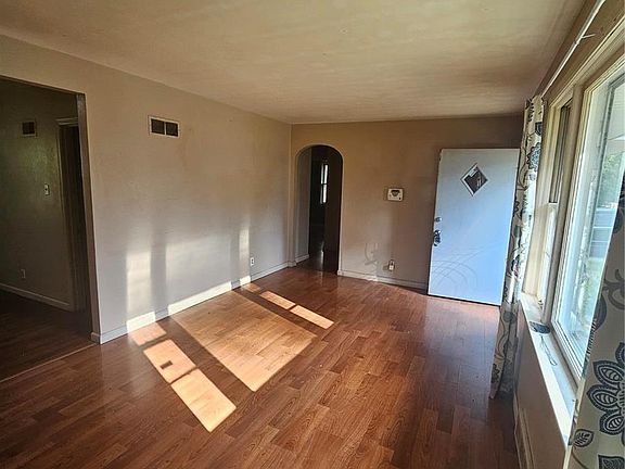 3rd image of 1127 Astoria Dr