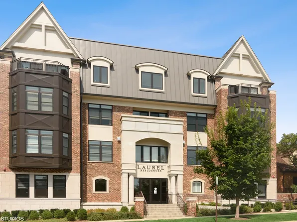 815 Laurel Ave #202, Highland Park, IL 60035