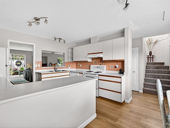 4th image of 130 Corbett Rd #8