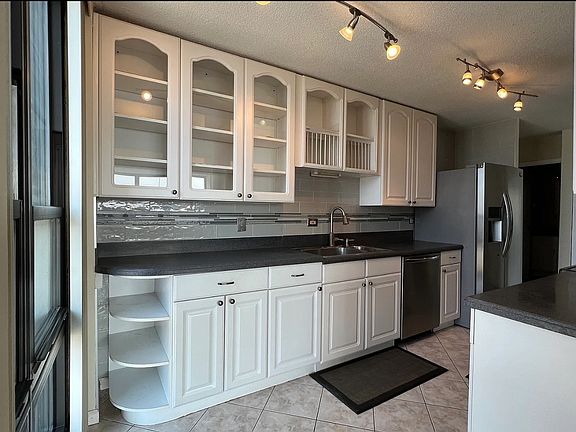 4th image of 5100 N Marine Dr APT 25L