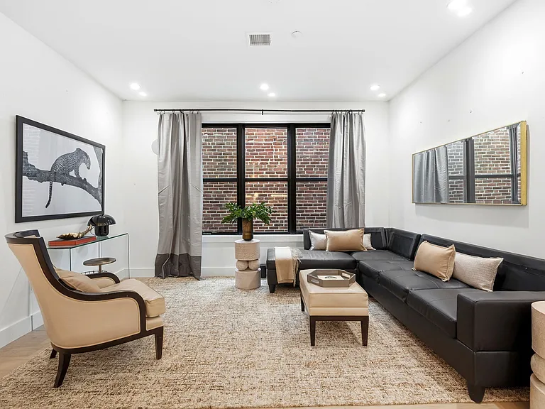 472 W Broadway #202 — Photo 5