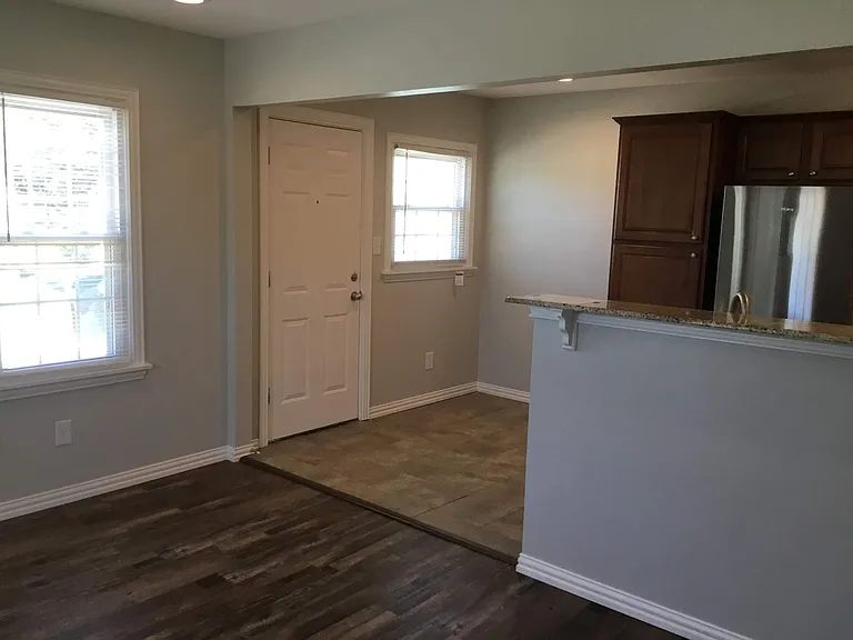 305 Babb Dr — Photo 8