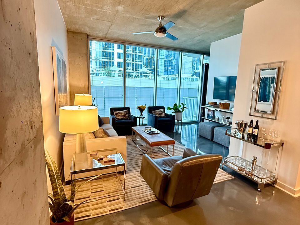 1st image of 301 Demonbreun St Unit 806