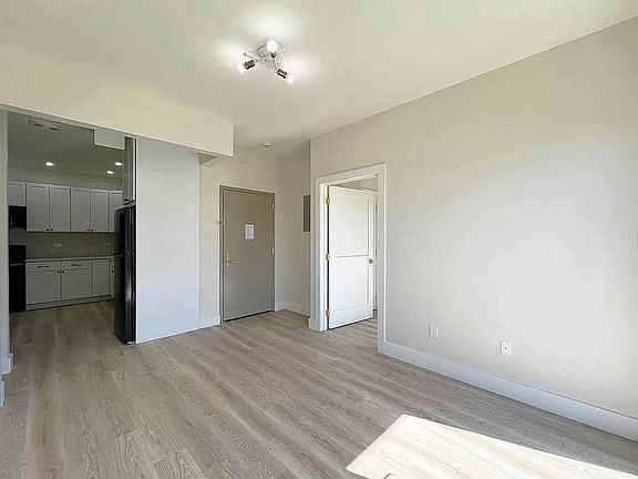 5th image of 950 Bedford Ave #6A