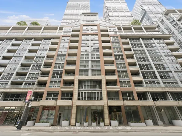 270 Wellington St W, Toronto, ON