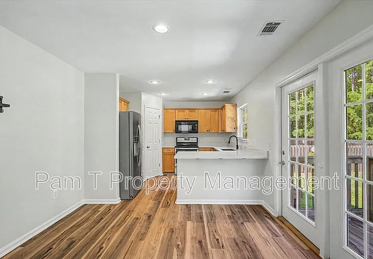 1538 Bradley Blvd — Photo 7