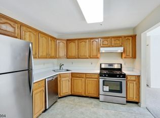 39 Potomac Dr, Basking Ridge, NJ 07920