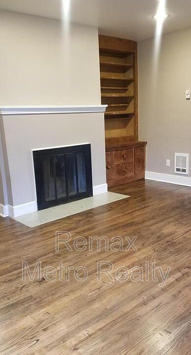 1st image of 533 11th Ave E #1