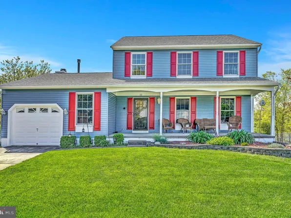 52 Hamilton Lakes Dr, Hamilton, NJ 08619