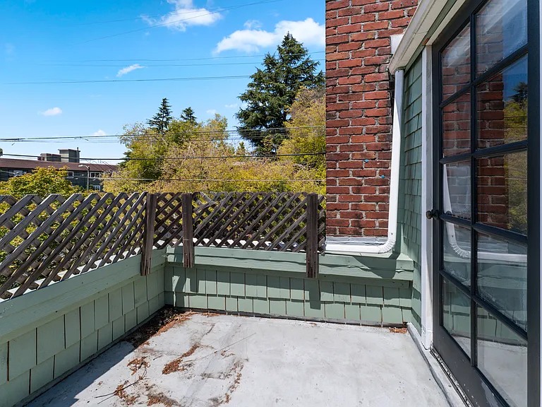 475 62nd St — Photo 23