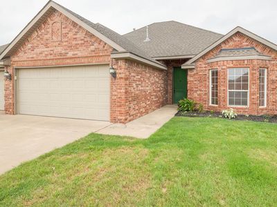 1813 SE 18th St, Moore, OK, 73160