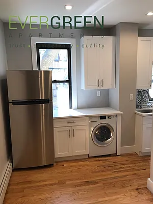 Rented by Evergreen Apartments BK | media 2