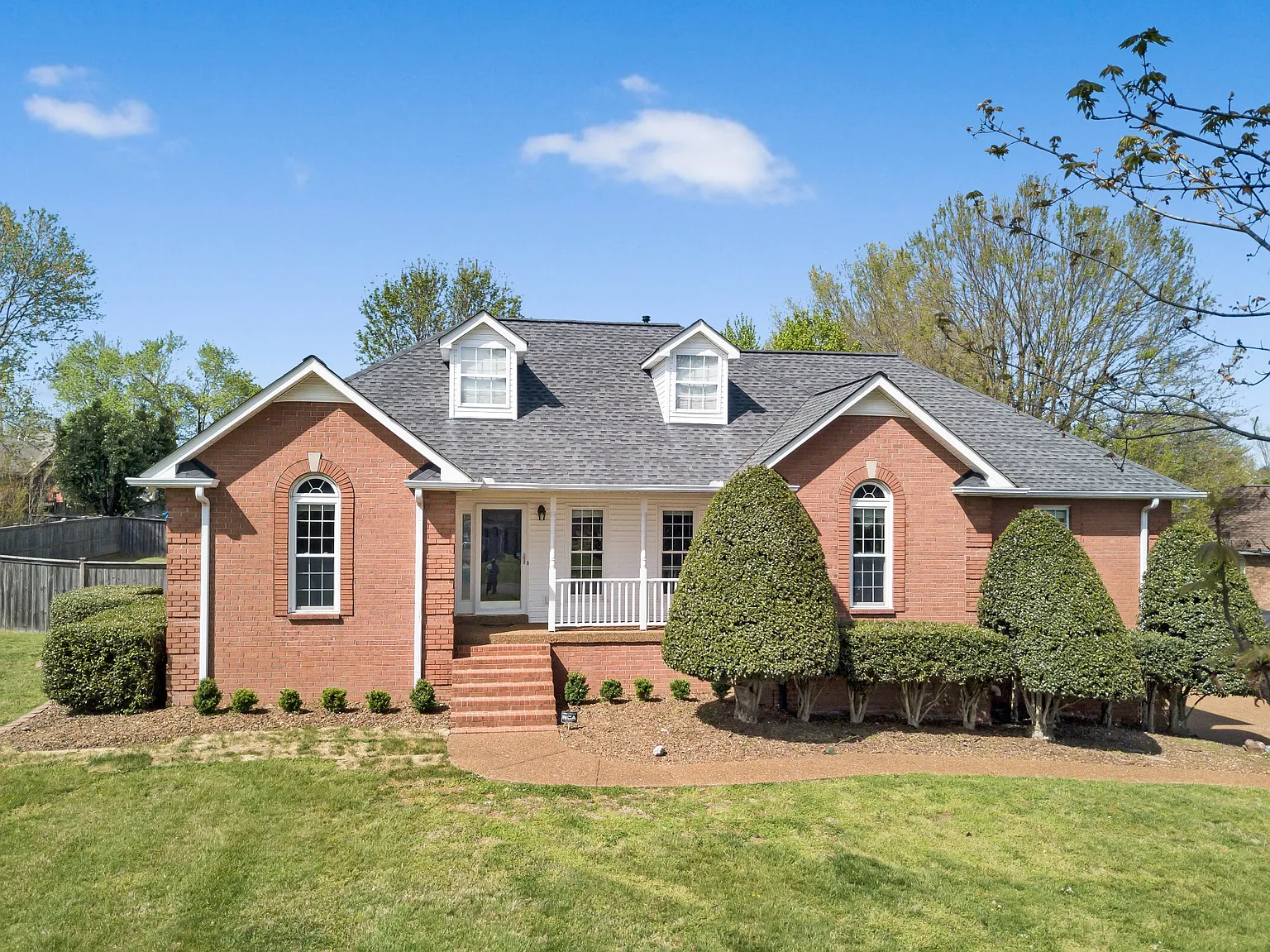 204 Hickory Trl photo 1