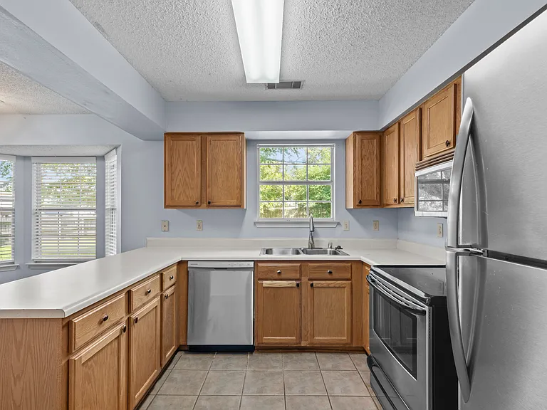 13 Holly Brook Cv — Photo 11