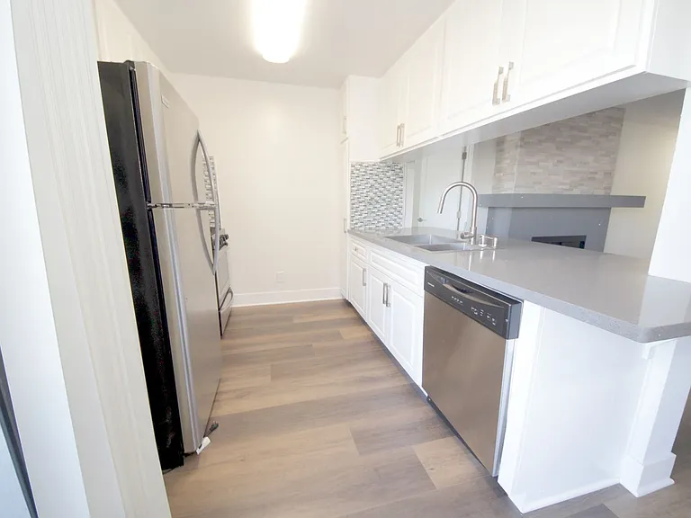 Shelby Expo Apts. — Photo 3