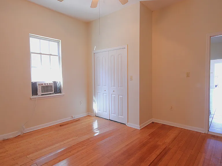 2718 New York St #B — Photo 4