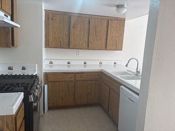 4th image of 615 E Colorado Blvd #D
