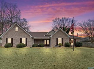 5301 Jefferson Cir, Guntersville, AL 35976