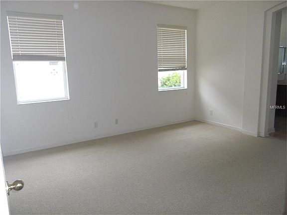 4th image of 204 Foxglove Way