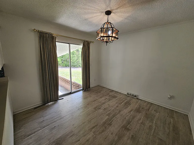 4119 Fairlawn Dr — Photo 5