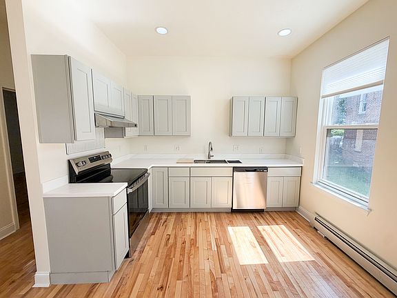 5th image of 1 Wyman St APT 1R