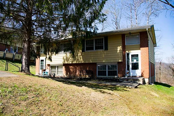 Mountain Ridge Townhouses — Photo 17