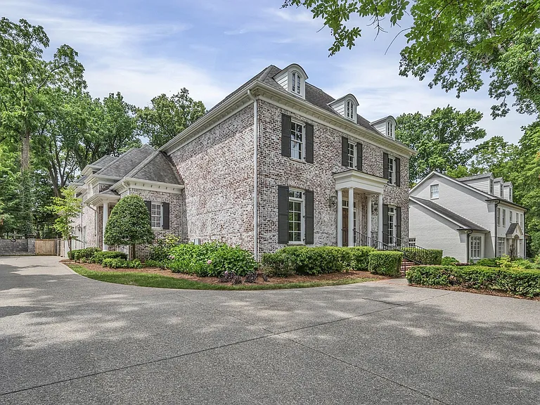 3205 Woodlawn Dr — Photo 35